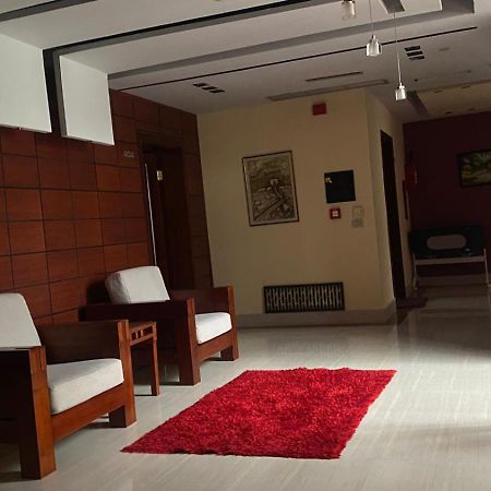 Vela Hotel Restaurant 골렘 외부 사진