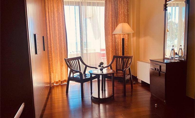 Vela Hotel Restaurant 골렘 외부 사진